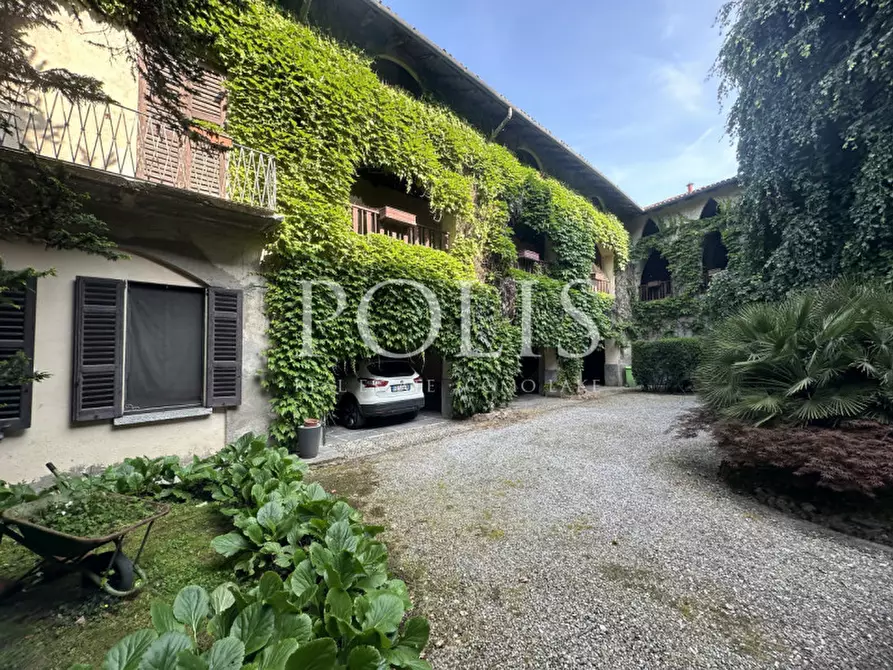 Immagine 11 di Villa in vendita  in VIA DIAZ a Alzate Brianza