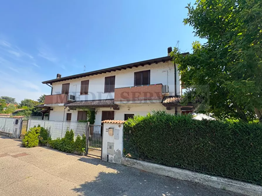 Immagine 2 di Villa in vendita  in via Roma n° 35 a Garlasco