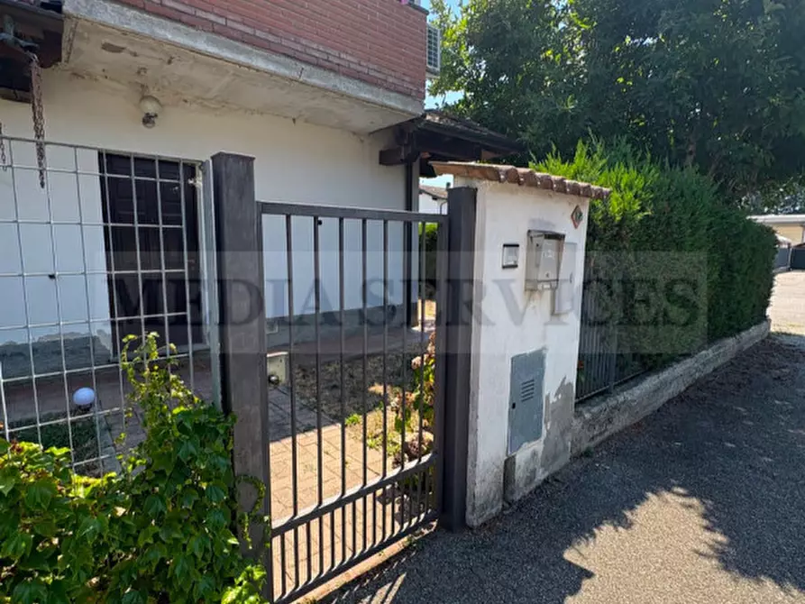 Immagine 5 di Villa in vendita  in via Roma n° 35 a Garlasco