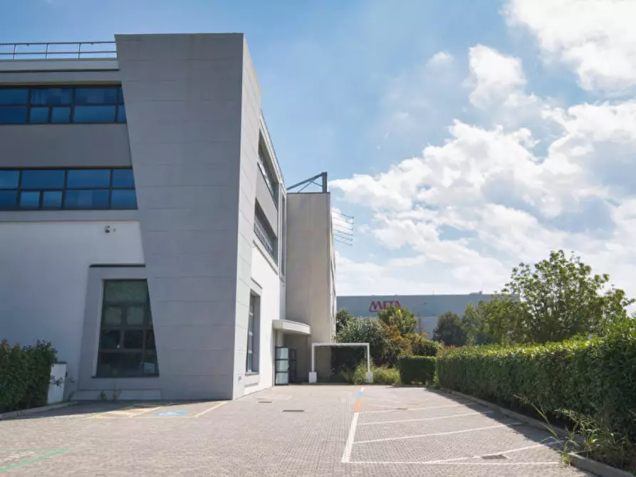 Immagine 1 di Laboratorio in vendita  a Fiorano Modenese