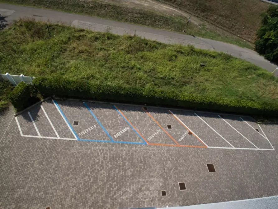 Immagine 4 di Laboratorio in vendita  a Fiorano Modenese