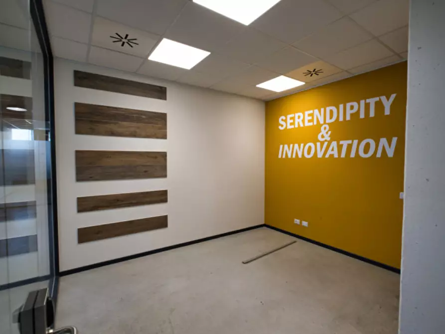 Immagine 13 di Laboratorio in vendita  a Fiorano Modenese