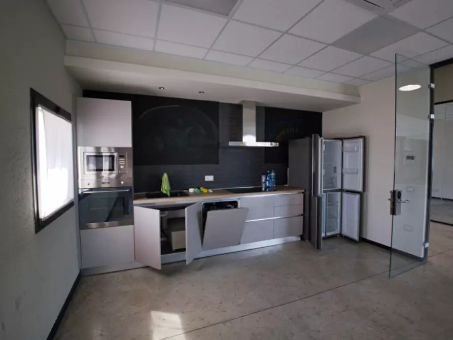 Immagine 14 di Laboratorio in vendita  a Fiorano Modenese