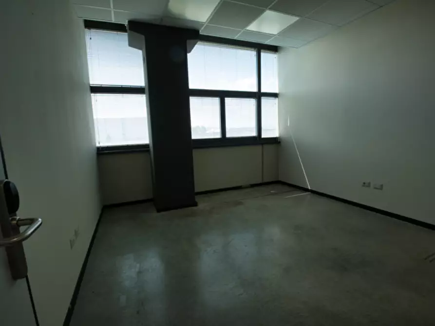 Immagine 16 di Laboratorio in vendita  a Fiorano Modenese