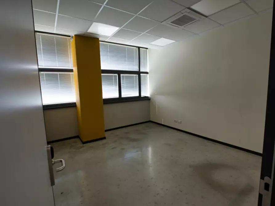 Immagine 21 di Laboratorio in vendita  a Fiorano Modenese