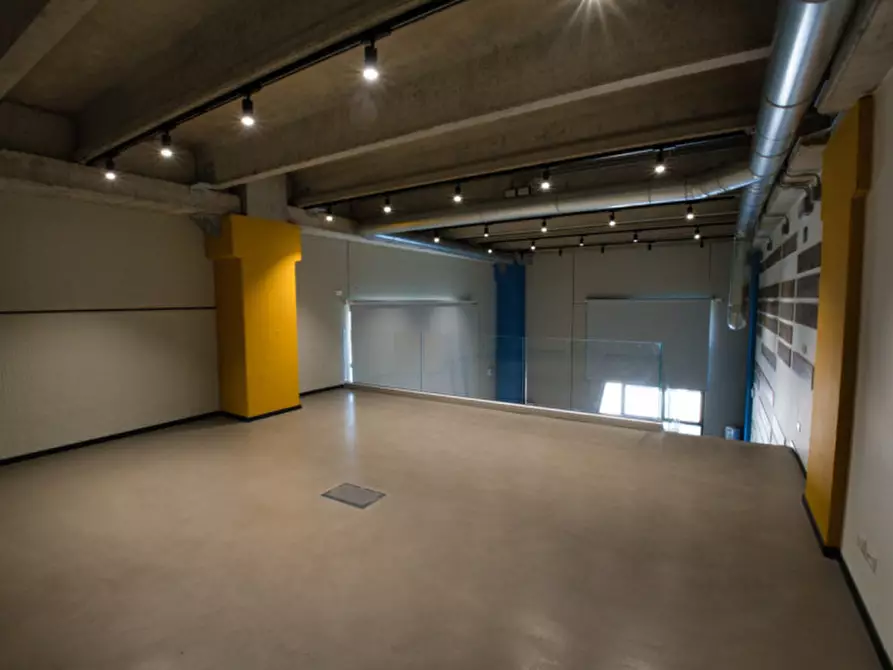 Immagine 23 di Laboratorio in vendita  a Fiorano Modenese