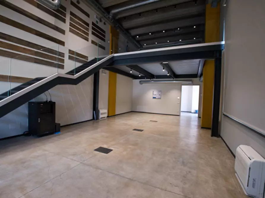 Immagine 25 di Laboratorio in vendita  a Fiorano Modenese