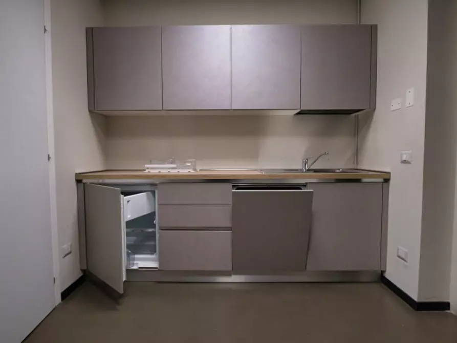 Immagine 26 di Laboratorio in vendita  a Fiorano Modenese