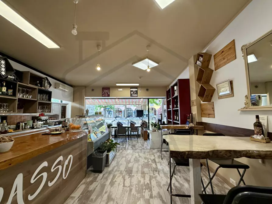Immagine 3 di Attività commerciale in vendita  in Corso delle Terme a Montegrotto Terme