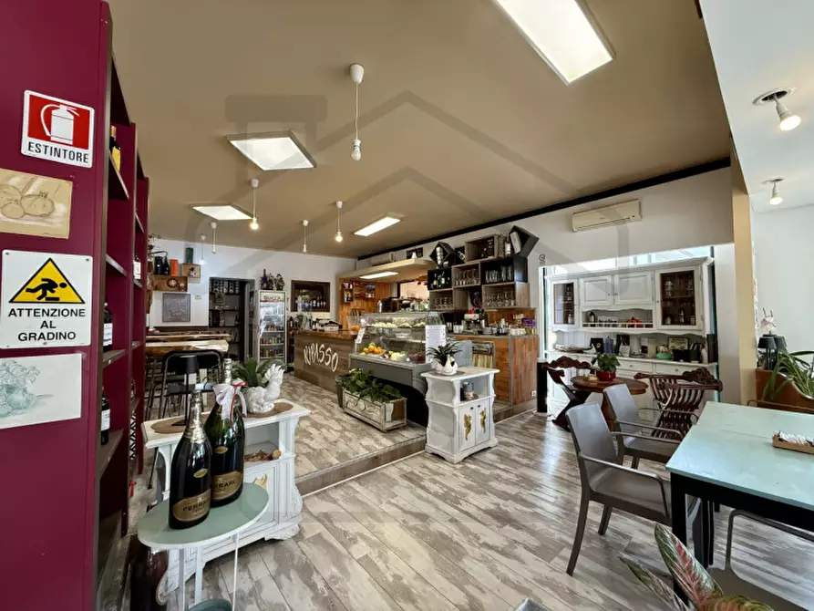 Immagine 5 di Attività commerciale in vendita  in Corso delle Terme a Montegrotto Terme