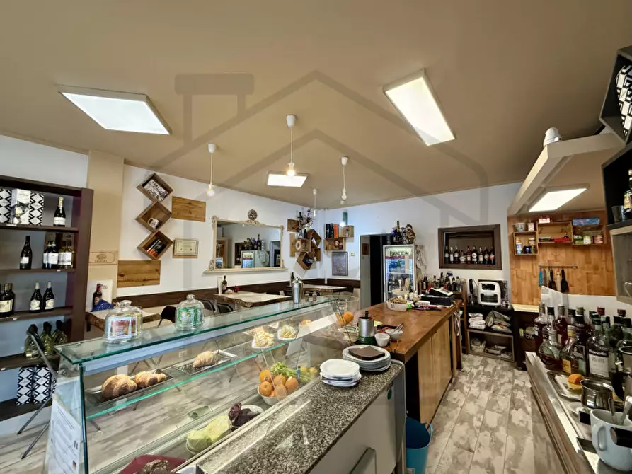 Immagine 8 di Attività commerciale in vendita  in Corso delle Terme a Montegrotto Terme