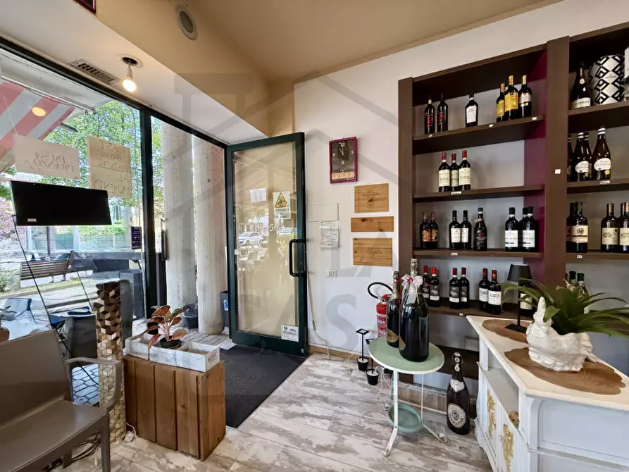 Immagine 10 di Attività commerciale in vendita  in Corso delle Terme a Montegrotto Terme