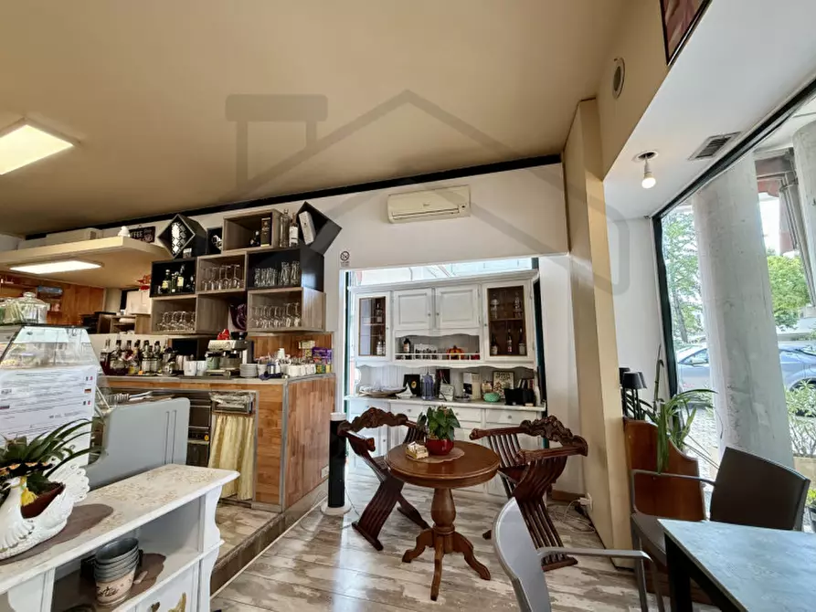 Immagine 12 di Attività commerciale in vendita  in Corso delle Terme a Montegrotto Terme