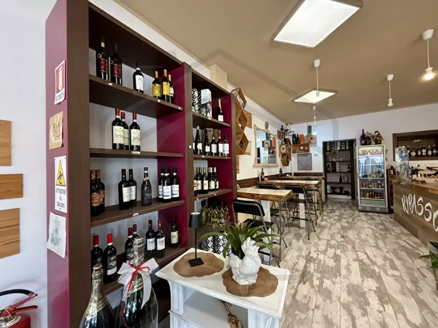 Immagine 13 di Attività commerciale in vendita  in Corso delle Terme a Montegrotto Terme