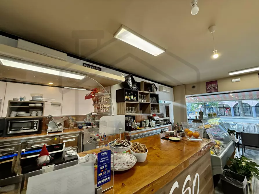 Immagine 15 di Attività commerciale in vendita  in Corso delle Terme a Montegrotto Terme