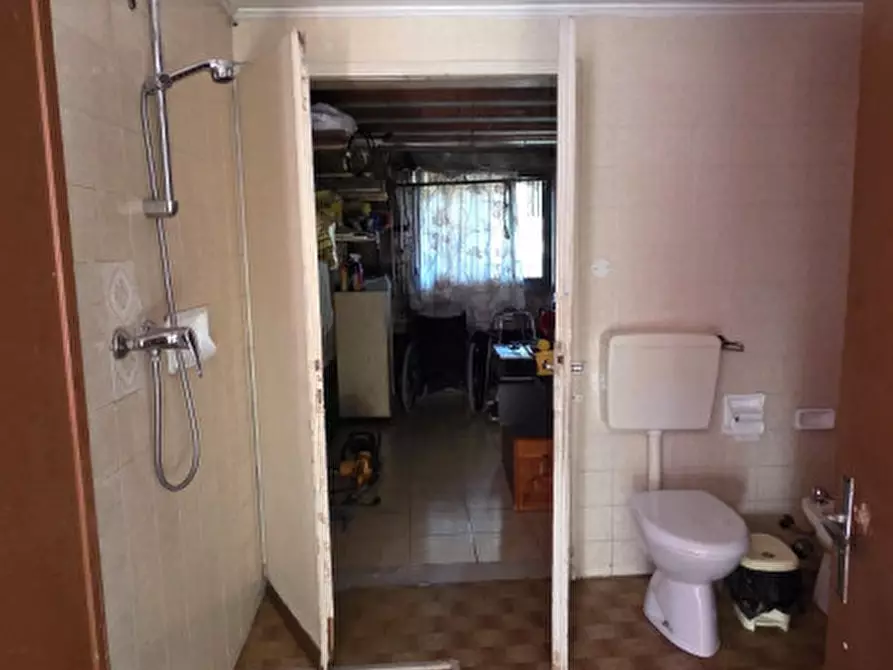Immagine 26 di Casa indipendente in vendita  in Via Curtatone a Rovigo