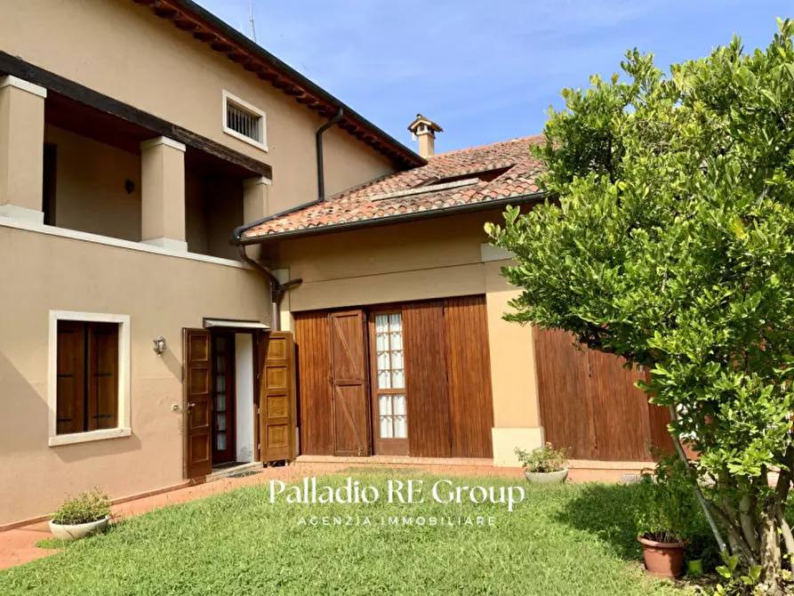 Immagine 2 di Casa trifamiliare in vendita  in Strada di Gogna a Vicenza