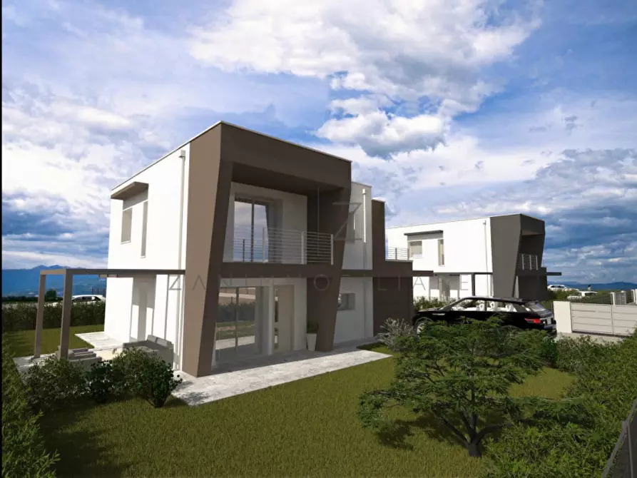 Immagine 1 di Casa indipendente in vendita  in Via Villa a Loria