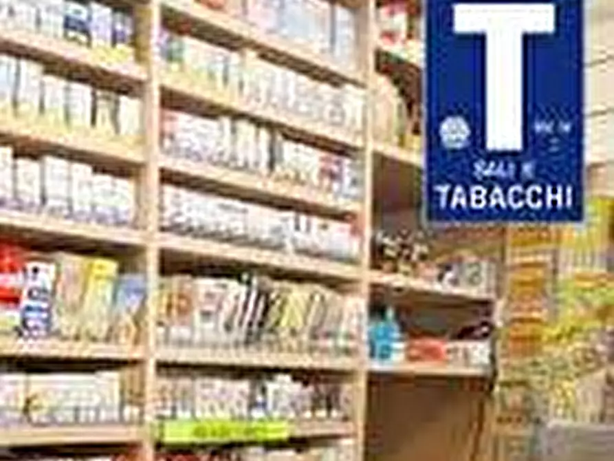 Immagine 3 di Attività commerciale in vendita  a Padova