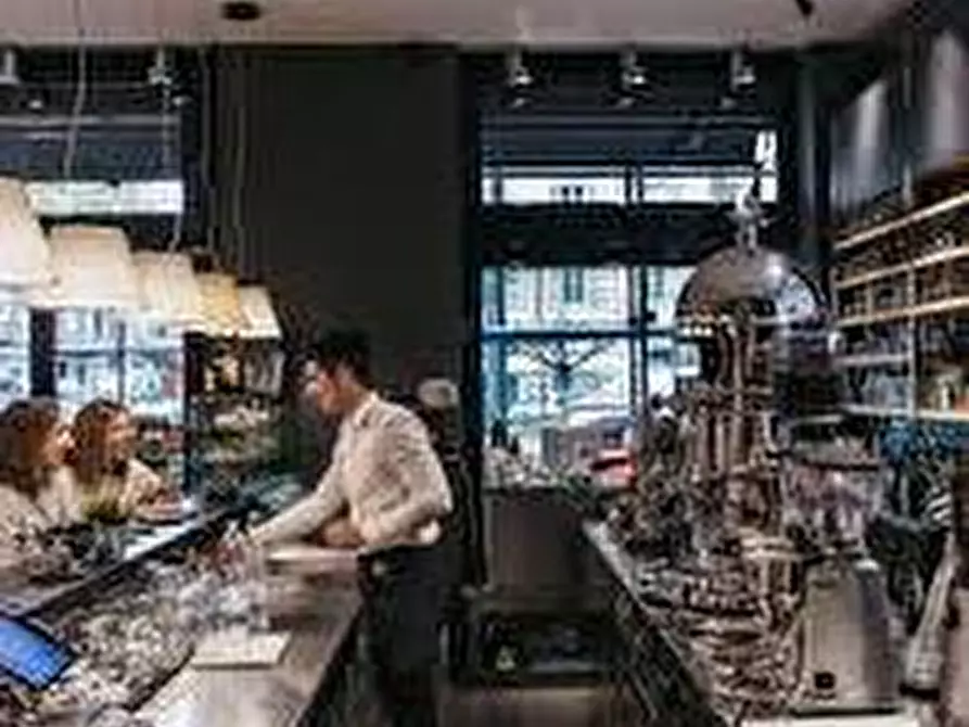 Immagine 5 di Attività commerciale in vendita  a Padova