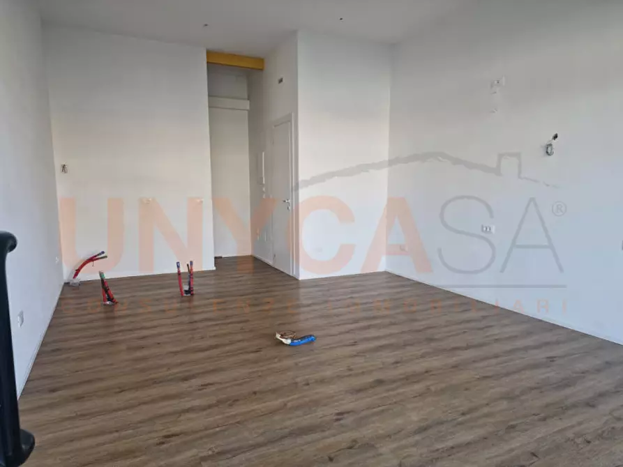 Immagine 1 di Negozio in affitto  a Padova