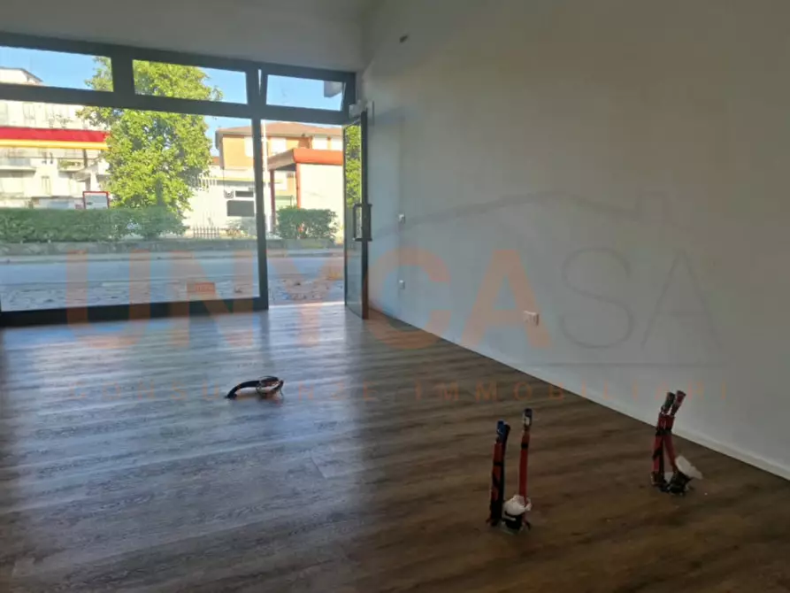 Immagine 4 di Negozio in affitto  a Padova