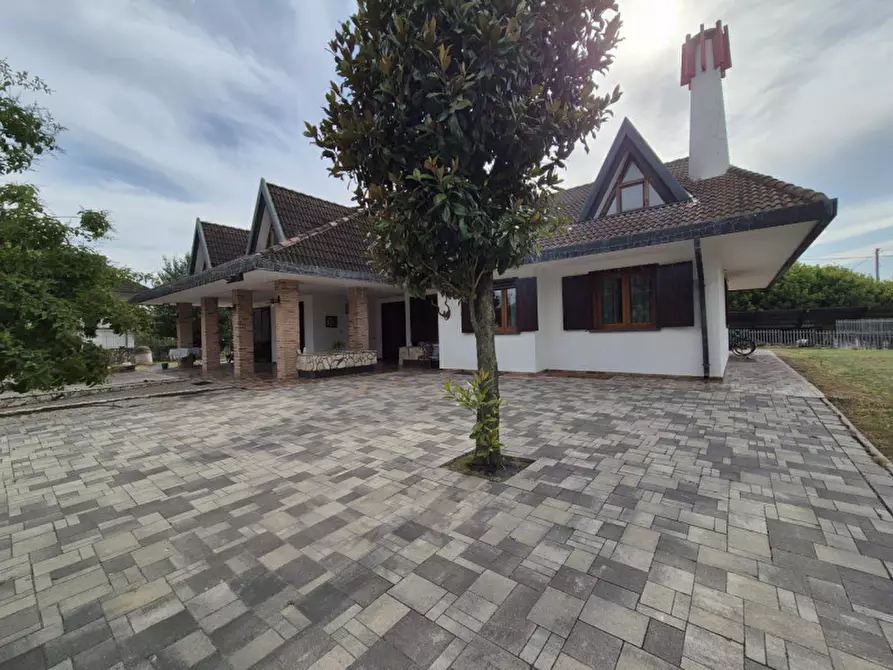 Immagine 1 di Villa in vendita  in Via Marcabella a Zimella