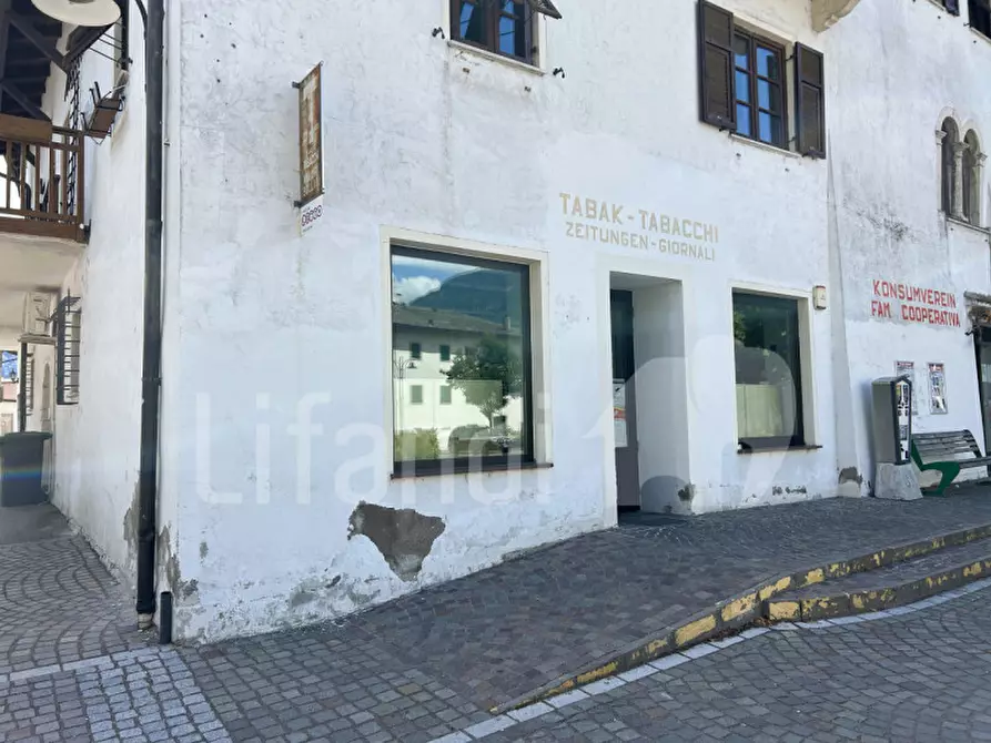 Immagine 8 di Attività commerciale in vendita  in St. Martinsplatz - Piazza San Martino a Cortina Sulla Strada Del Vino .Kurtinig An D.