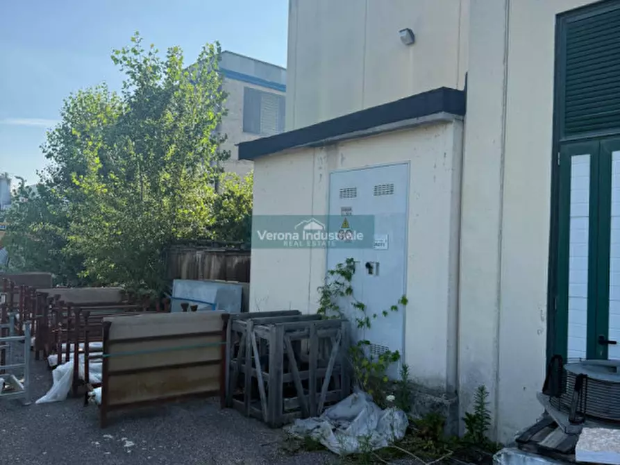Immagine 2 di Capannone industriale in affitto  a Caprino Veronese