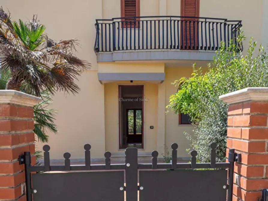 Immagine 17 di Casa indipendente in vendita  in Via degli Ammiragli a Modica