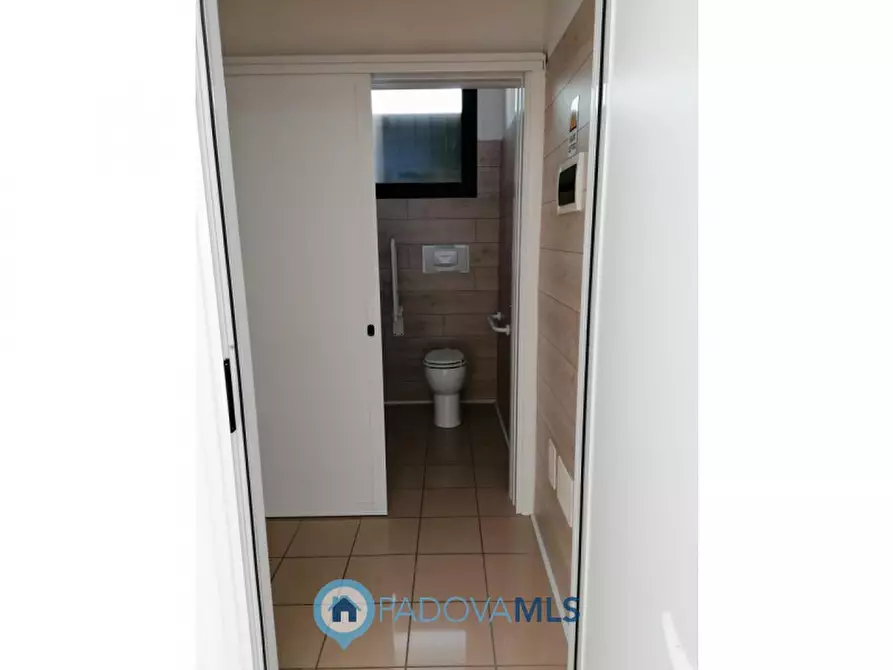 Immagine 4 di Negozio in affitto  in Via A. Gramsci a Cadoneghe