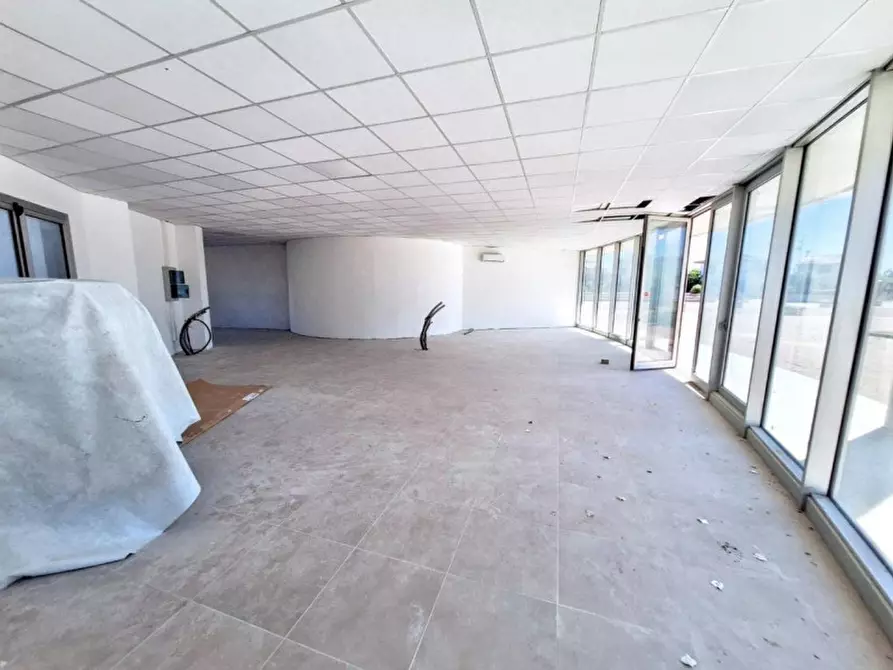 Immagine 3 di Negozio in vendita  in Via Aldo Moro, 56035 Perignano PI, Italia a Casciana Terme Lari