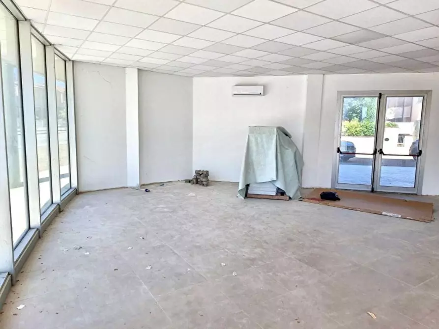 Immagine 4 di Negozio in vendita  in Via Aldo Moro, 56035 Perignano PI, Italia a Casciana Terme Lari