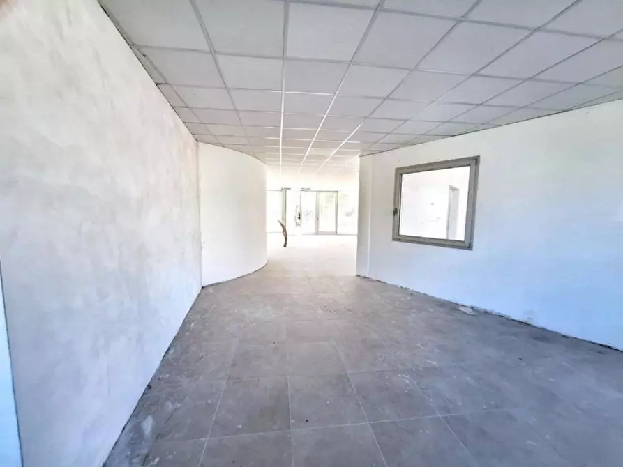 Immagine 11 di Negozio in vendita  in Via Aldo Moro, 56035 Perignano PI, Italia a Casciana Terme Lari