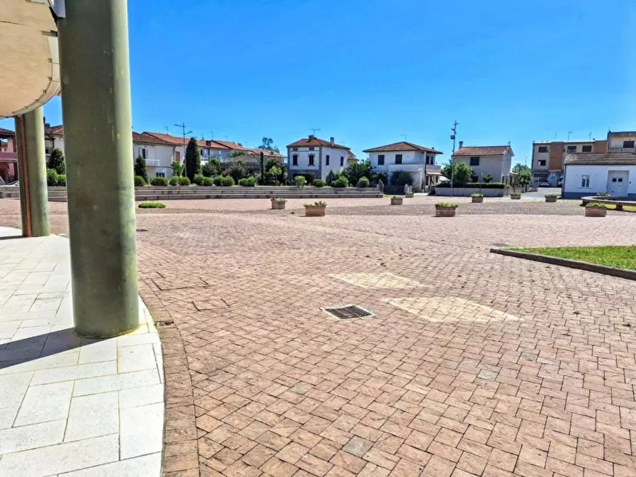 Immagine 13 di Negozio in vendita  in Via Aldo Moro, 56035 Perignano PI, Italia a Casciana Terme Lari