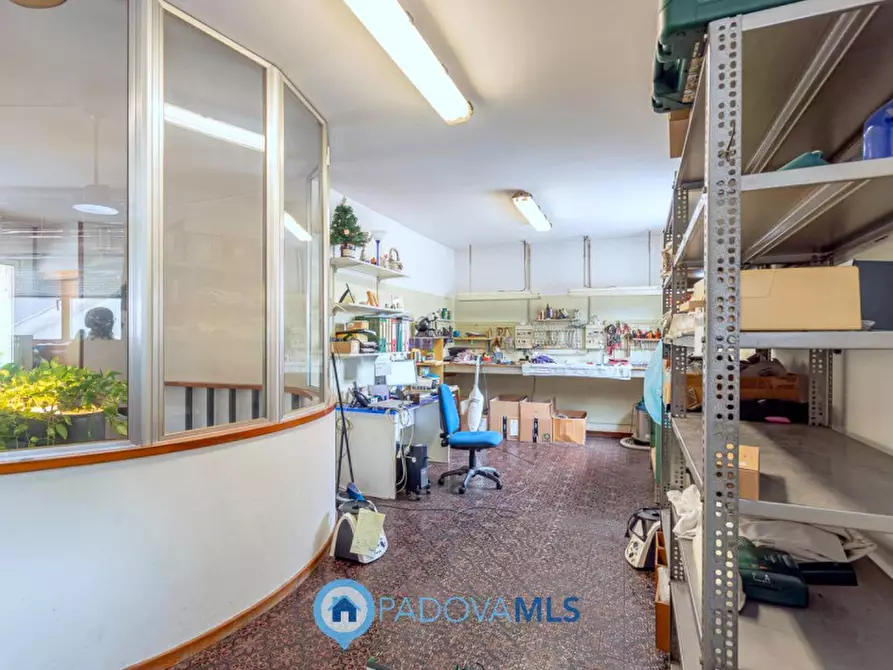 Immagine 5 di Negozio in vendita  in Via Sant'Osvaldo a Padova