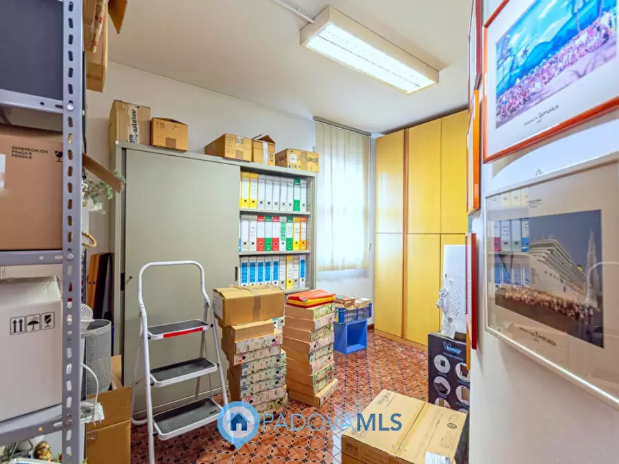 Immagine 17 di Negozio in vendita  in Via Sant'Osvaldo a Padova