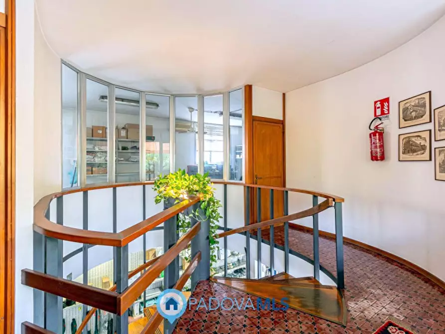 Immagine 18 di Negozio in vendita  in Via Sant'Osvaldo a Padova