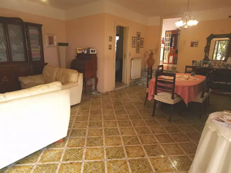 Immagine 2 di Villa in vendita  in contrada martelli a Satriano