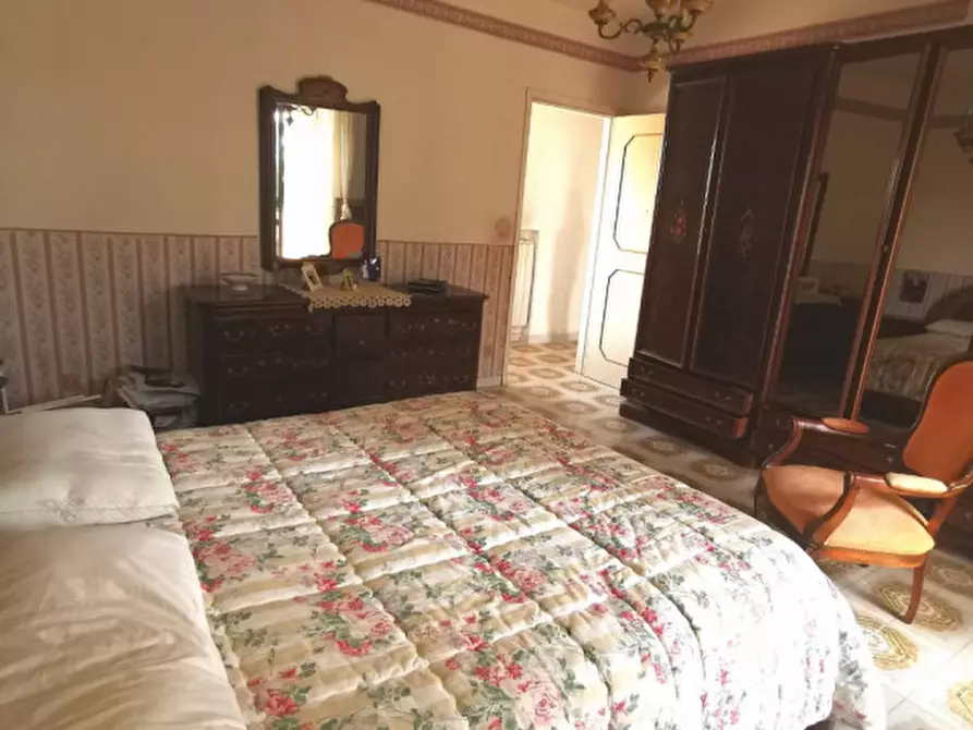 Immagine 7 di Villa in vendita  in contrada martelli a Satriano