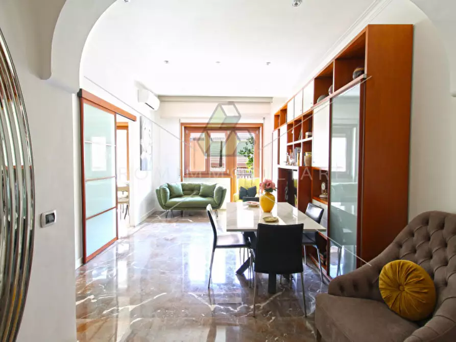 Immagine 2 di Appartamento in vendita  in Via Val Maira a Roma