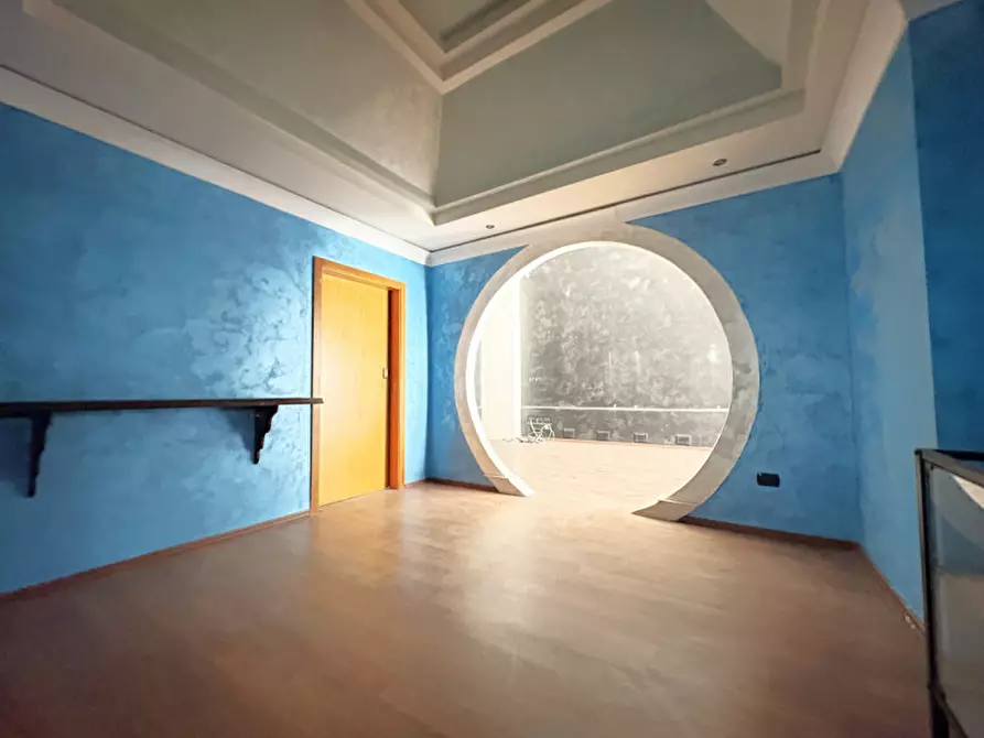 Immagine 6 di Negozio in vendita  in Via Serafino Elmo 15 a Lecce