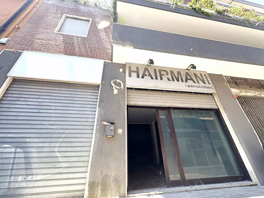 Immagine 14 di Negozio in vendita  in Via Serafino Elmo 15 a Lecce