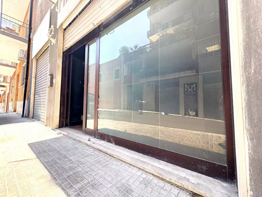 Immagine 15 di Negozio in vendita  in Via Serafino Elmo 15 a Lecce