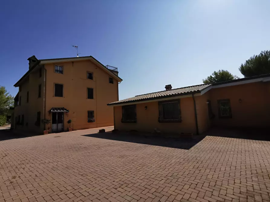 Immagine 11 di Villa in vendita  in Contrada Camera a Porto San Giorgio