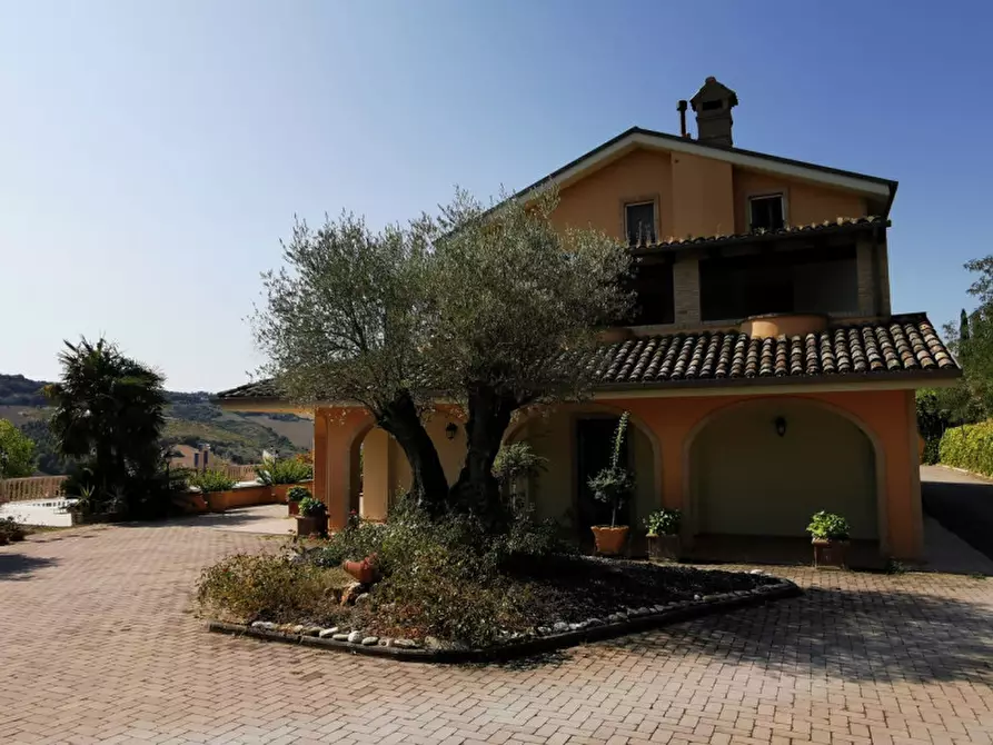 Immagine 12 di Villa in vendita  in Contrada Camera a Porto San Giorgio