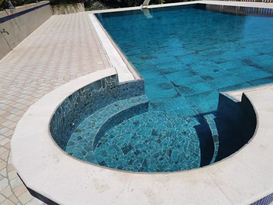 Immagine 14 di Villa in vendita  in Contrada Camera a Porto San Giorgio