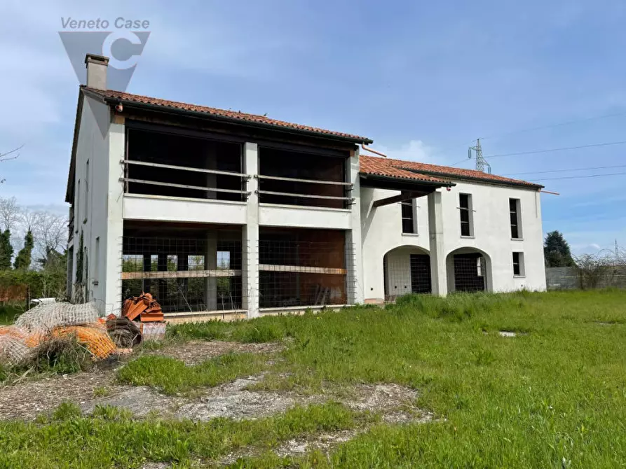 Immagine 2 di Villa in vendita  a Legnaro