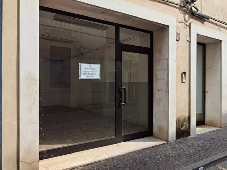 Immagine 4 di Laboratorio in vendita  in Via Chiesa a Malo