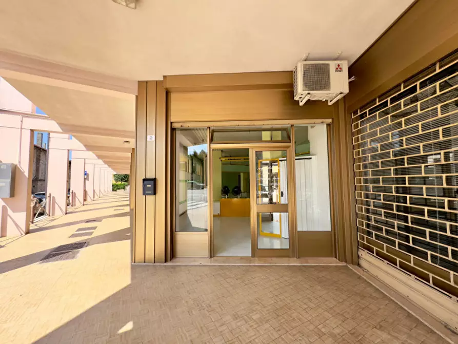 Immagine 1 di Negozio in vendita  in Via Runcis 2 a Casarsa Della Delizia